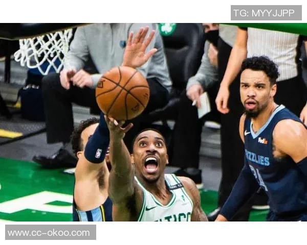 杰伦布朗赞西蒙斯攻防兼备实力超乎想象表达深厚敬意